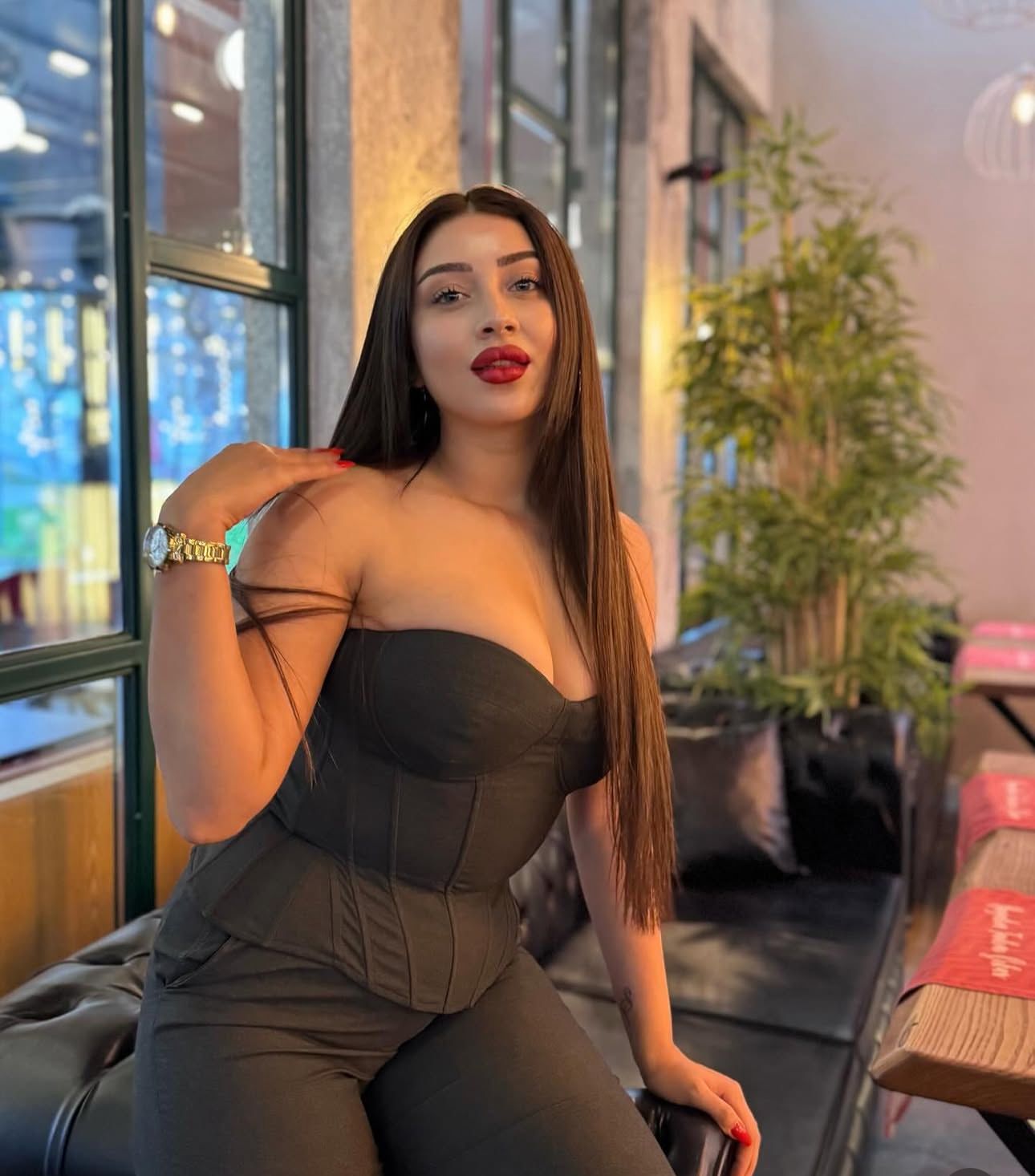 Ürünlü Genç Bayan Escort Ayben